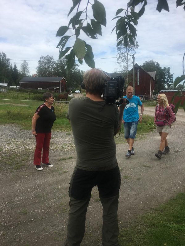 Filmen om St Olavsleden inspelning med lokalbefolkning längst leden